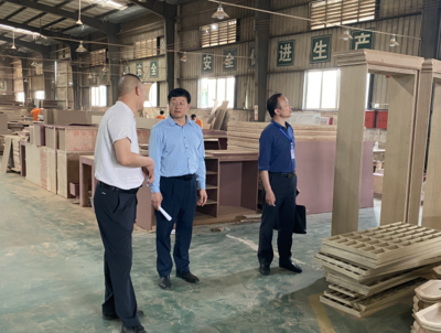 清遠高新區(qū)“五一”節(jié)前安全生產(chǎn)（消防安全）大行動 聚焦建筑裝飾材料生產(chǎn)領域，筑牢安全防線